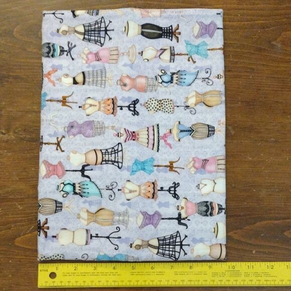 NWT Makeup Junkie Bag with Vintage Dress Form Print, Large, 13.5" X 9.75" - Picture 3 of 7